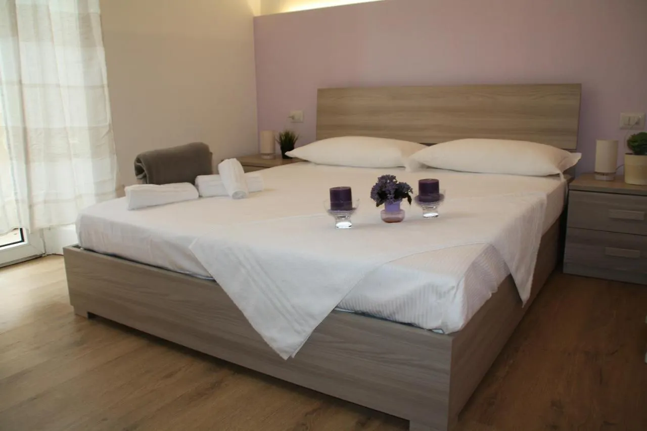 Le Colonne Milano Bed & Breakfast イタリア