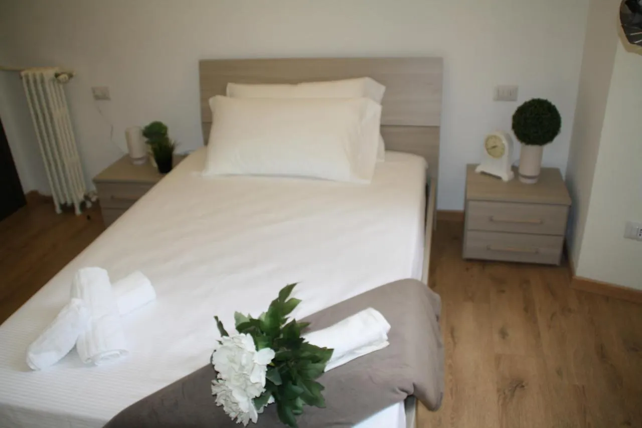 Le Colonne Milano Bed & Breakfast  Milan